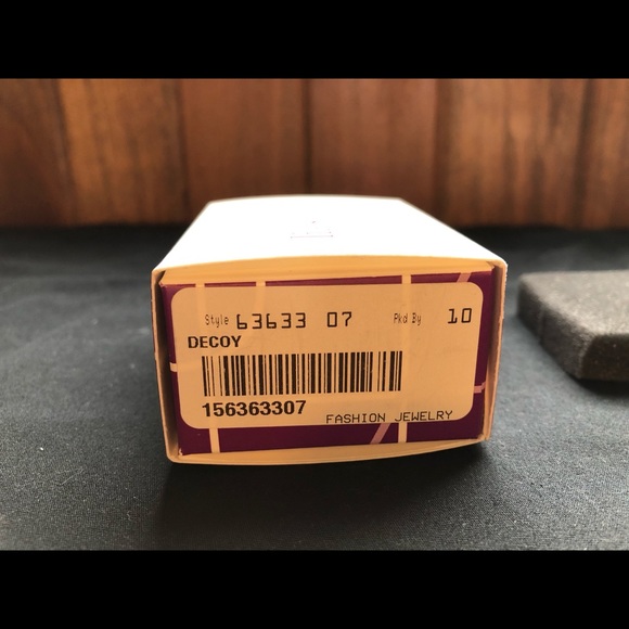 Lia Sophia ring - Picture 2 of 2